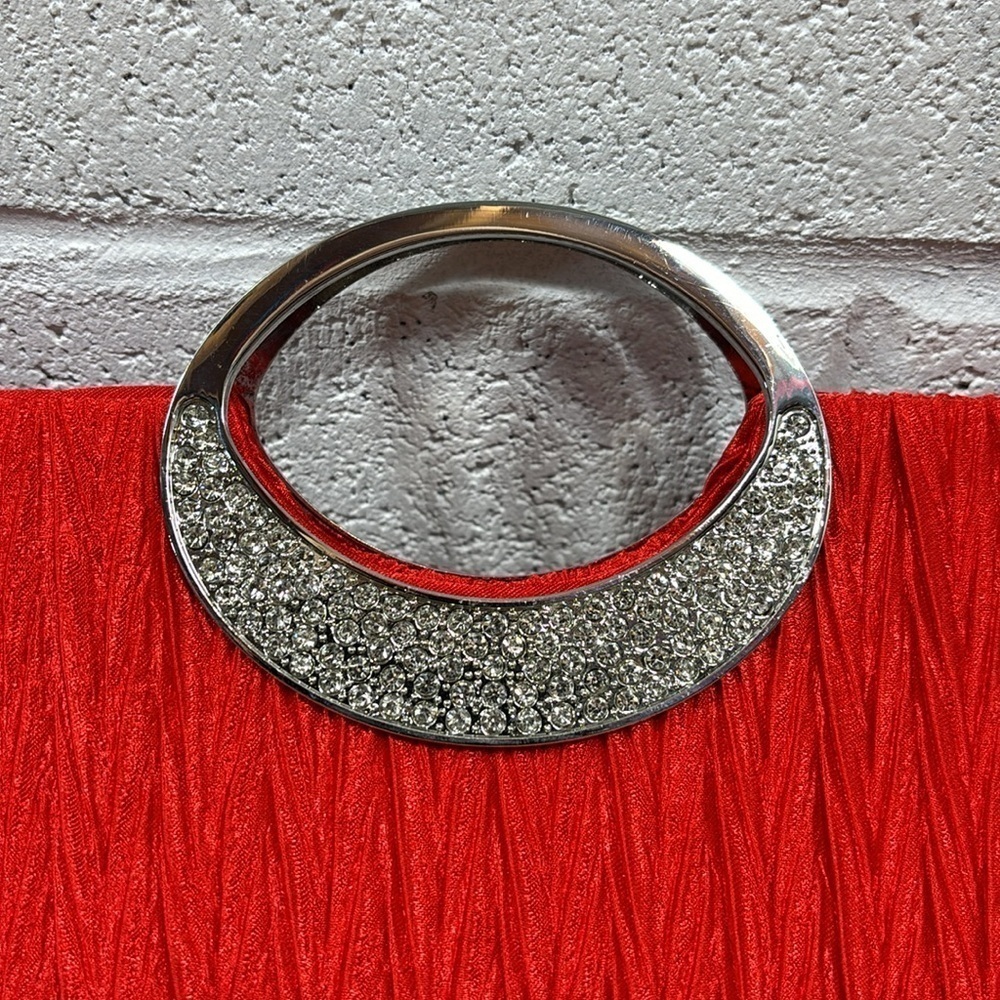 Bright red patterns evening clasp with cubic zirconia - Picture 2 of 6